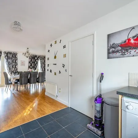 *rc27r* For Your Relaxed & Cosy + Parking * Leeds
