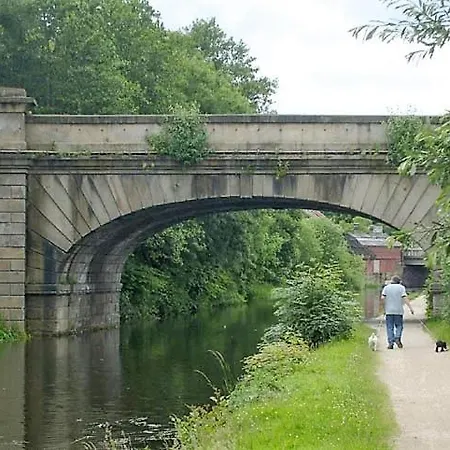 *rc27r* For Your Relaxed & Cosy + Parking * Leeds