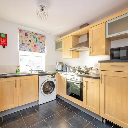 *rc27r* For Your Relaxed & Cosy + Parking Leeds