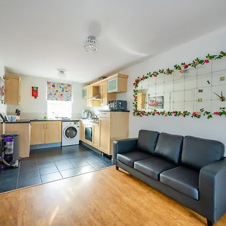 *rc27r* For Your Relaxed & Cosy + Parking * Leeds